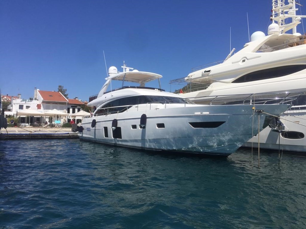 PRINCESS 82 M.Y 2018 (2)