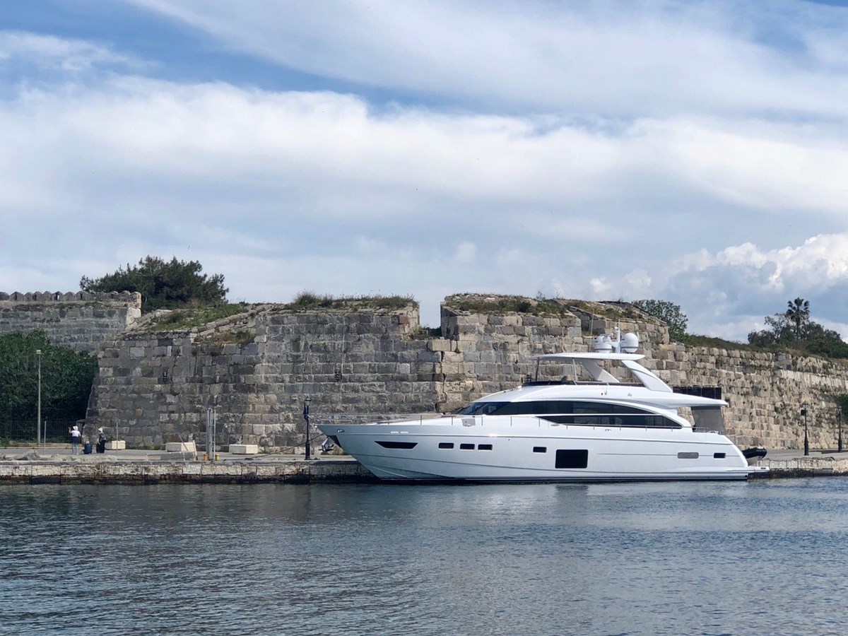 PRINCESS 82 M.Y 2018 (6)