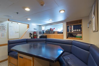 4*PUPPIES 41 Crew Lounge Portside Looking Aft