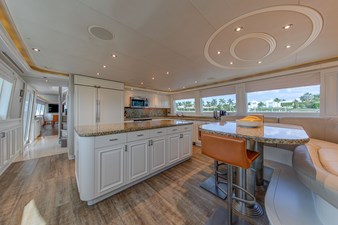 SPIRIT 16 15.3 SPIRIT Galley 1