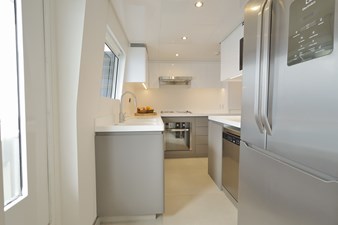 Waikiki 32 galley
