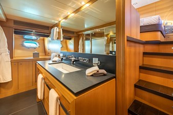 CORAZON 8 Master Bath