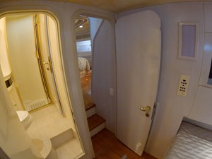 SANDCASTLE  34 Port Guest Stateroom
