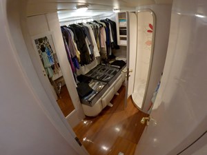 SANDCASTLE  42 Master Closet
