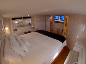 SANDCASTLE  41 Master Stateroom