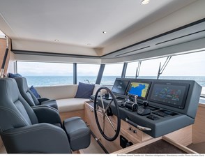 2023 Beneteau Grand Trawler 62 8 BENETEAU Grand Trawler 62 Helm