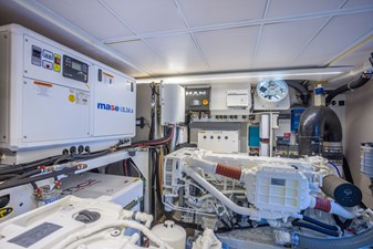 2023 Beneteau Grand Trawler 62 32 BENETEAU Grand Trawler 62 Engine Room