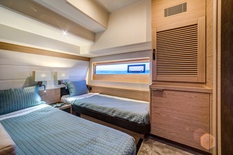 2023 Beneteau Grand Trawler 62 14 BENETEAU Grand Trawler 62 Cabin